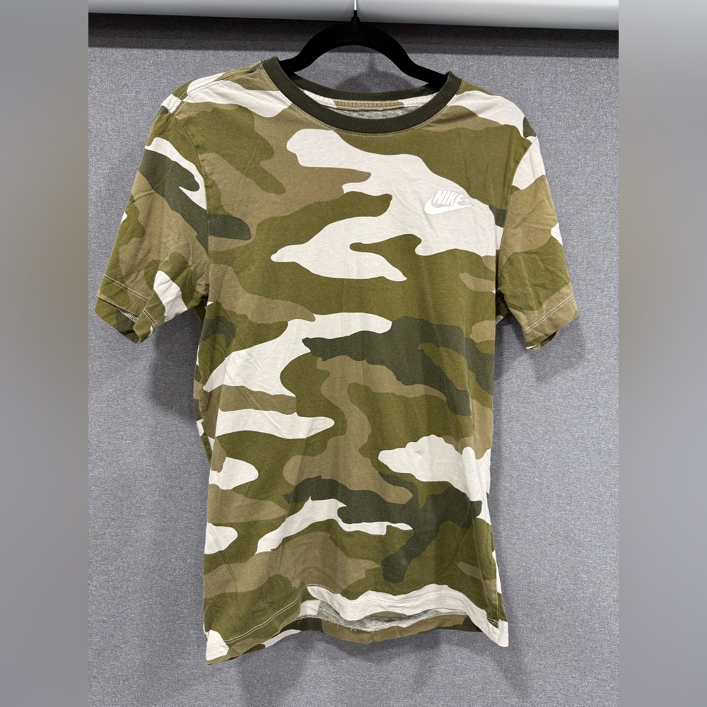 Nike Men's Short Sleeve Camo Tee - Green and Tan